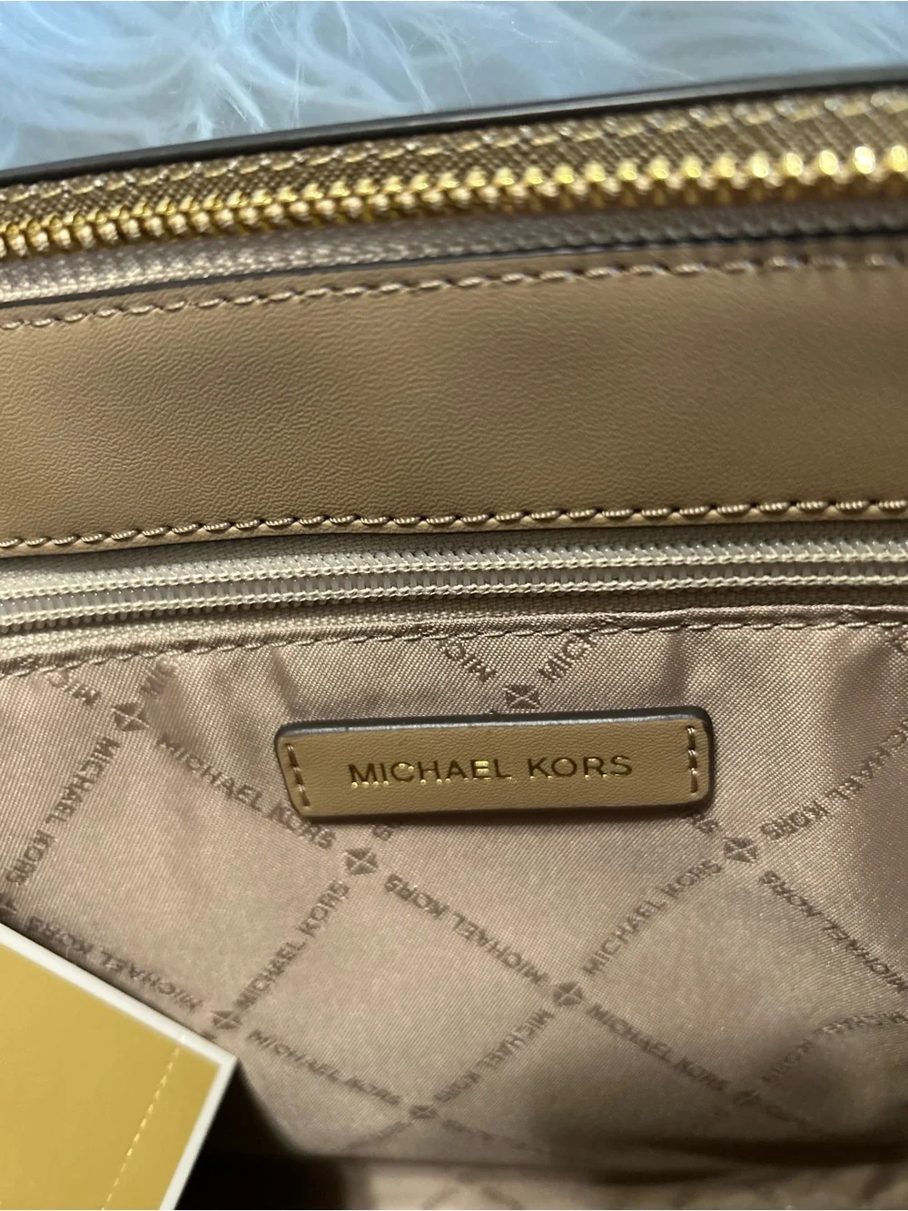 NWT Michael Kors Sheila Medium Metallic Gold Saffiano Leather Satchel